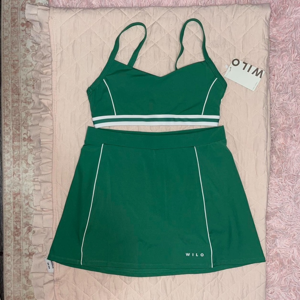 Wilo Green Two-Piece Athletic Set